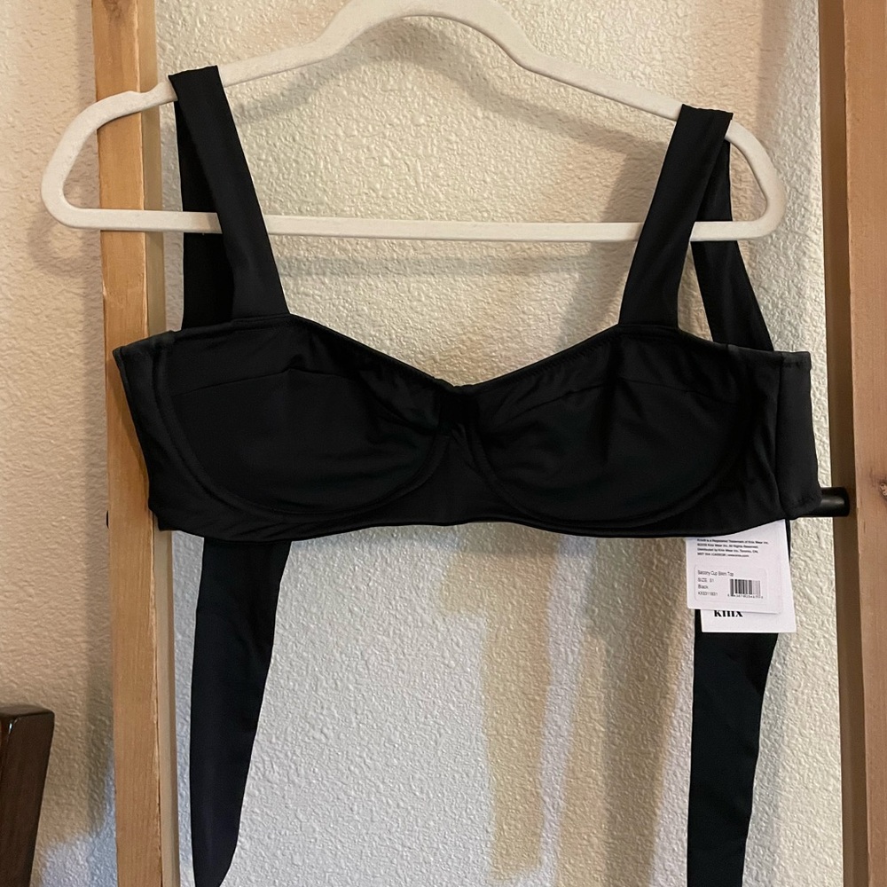 NEW WITH TAGS KNIX SWIMSUIT BIKINI TOP
